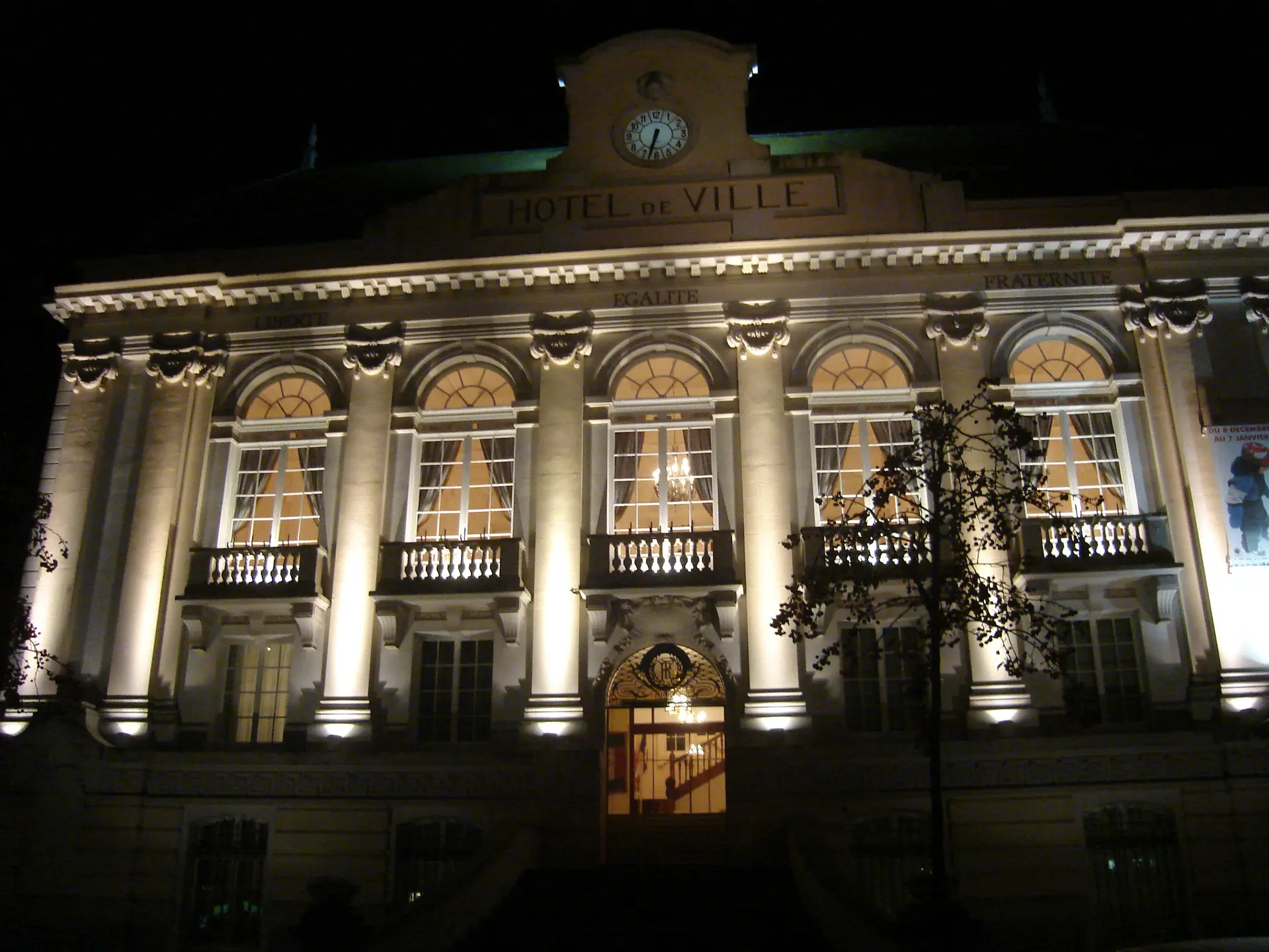 Yvetot façade de l'Hôtel de ville