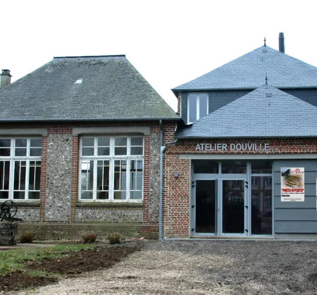 atelier-roger-douville-canville-les-deux-eglises-3-800x600-2-620x577