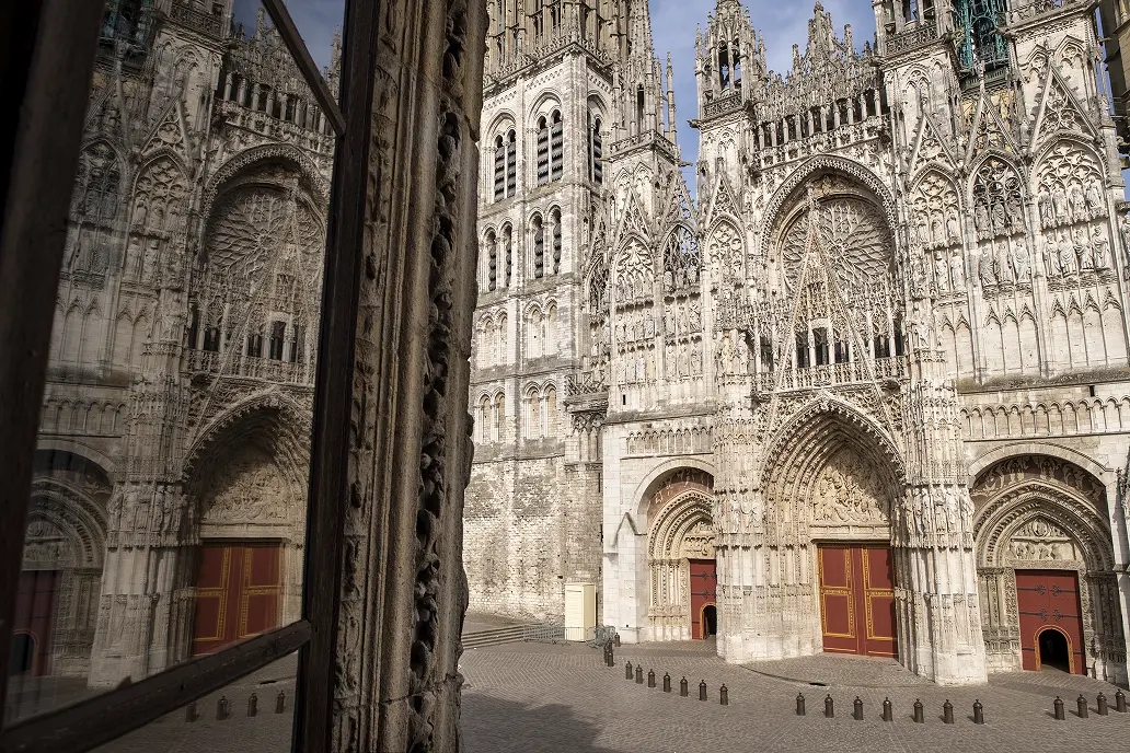 cathédrale de Rouen fenêtre Monet bis 2022 bis ©POD VU-1567 BD