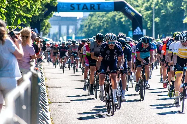 cycling-race-7299232_640