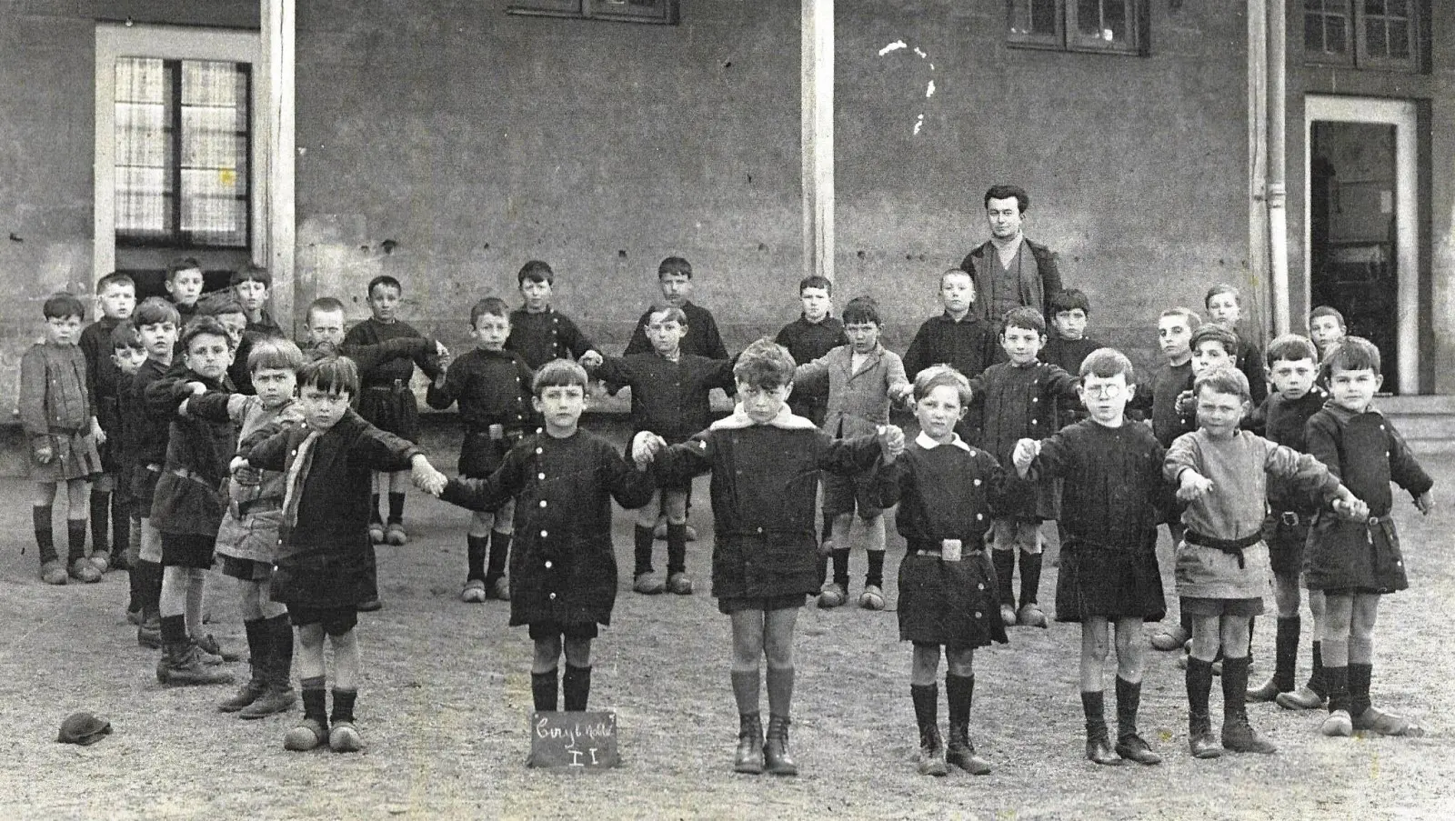 ecole-de-garcons-1930-dr-1437030006