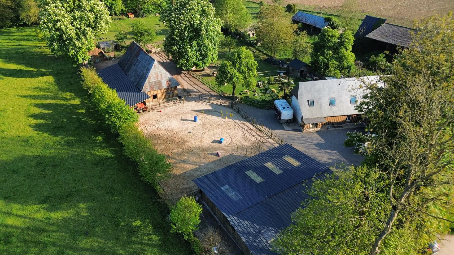 ferme-equestre-lecrin-de-capucine-lintot