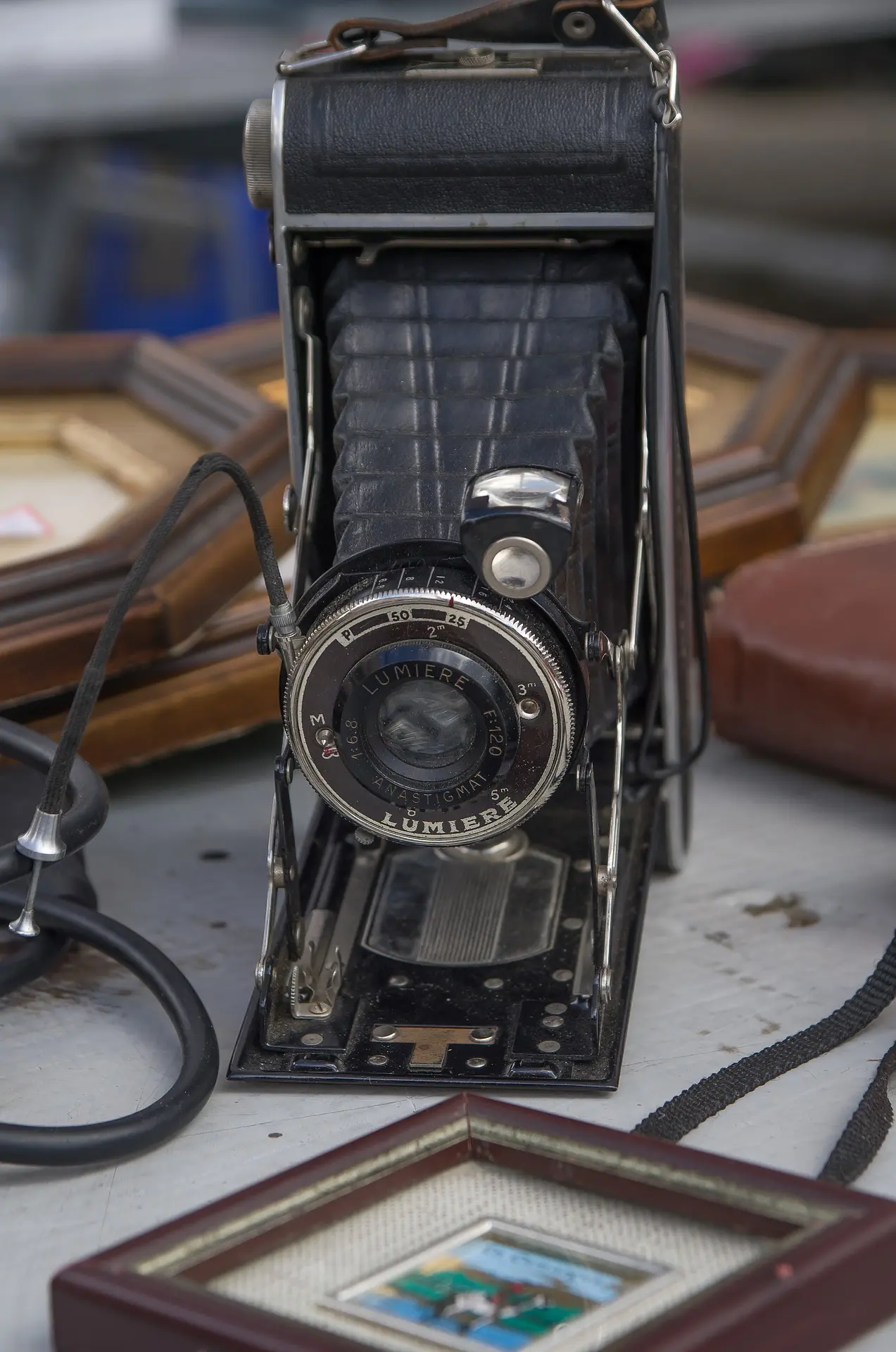 flea-market-3606145_1920