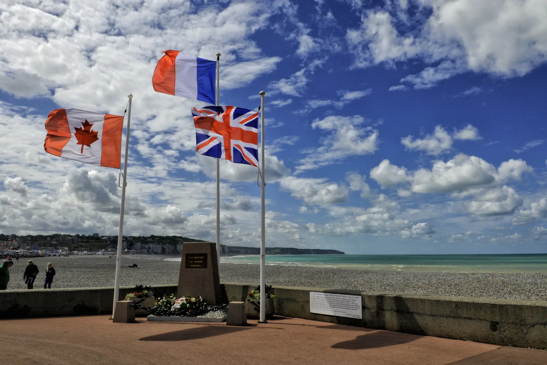 Stèle plage 19 août 1942
