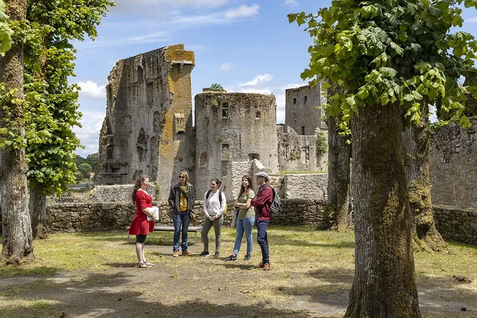 visite guidee incontournable au chateau de clisson 2023