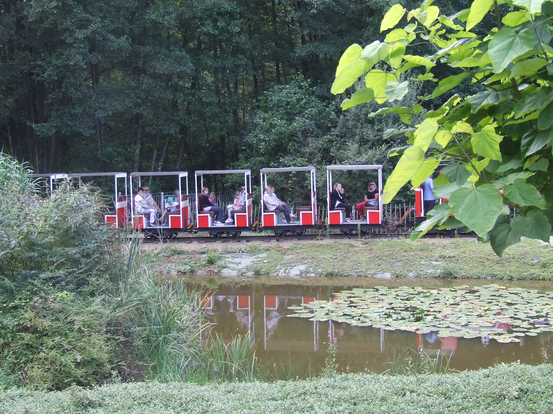 Petit train de Semur-en-Vallon