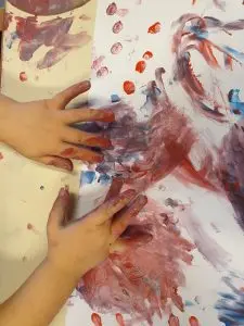 Des doigts hauts en couleurs