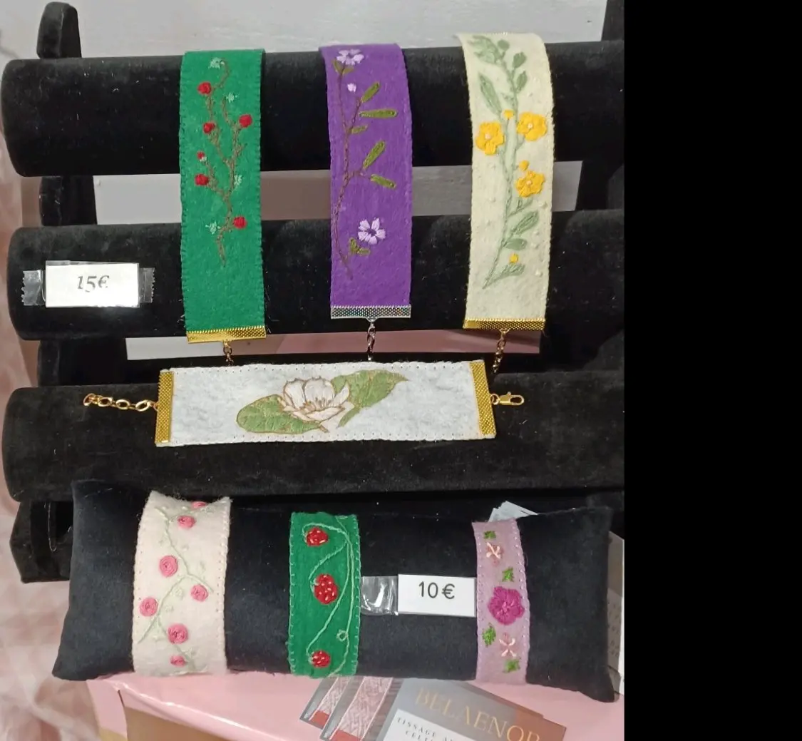 Broderie sur feutrine