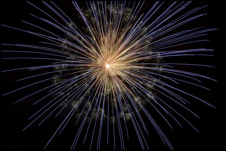 fireworks-102971-960-720