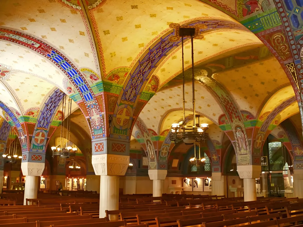 Basilique Sainte Therese, la crypte - Lisieux