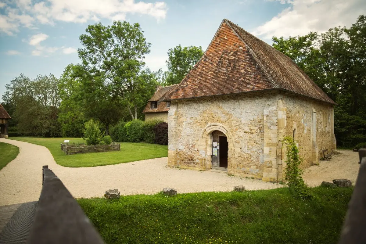 Chateau-de-Crevecoeur-en-Auge