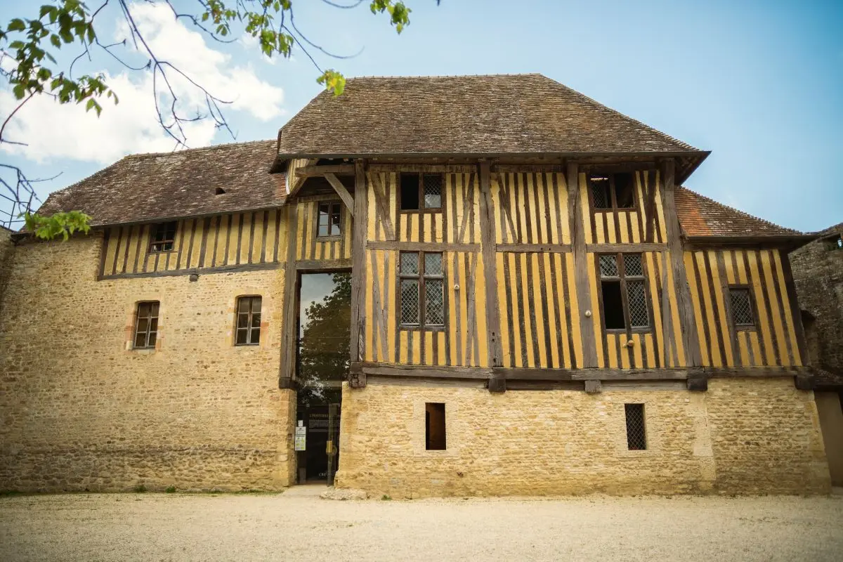 Chateau_de_Crevecoeur-en-Auge-