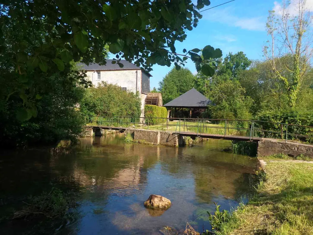 Le moulin et la rivière