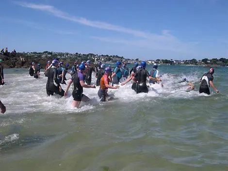 traversée de la baie à la nage