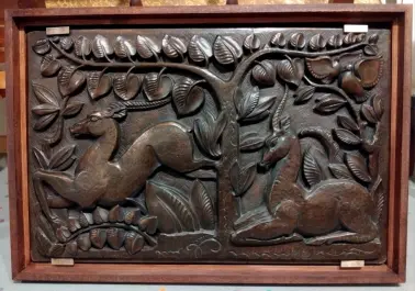 Cuivre repoussé 1925représentant deux biches_pour envoi