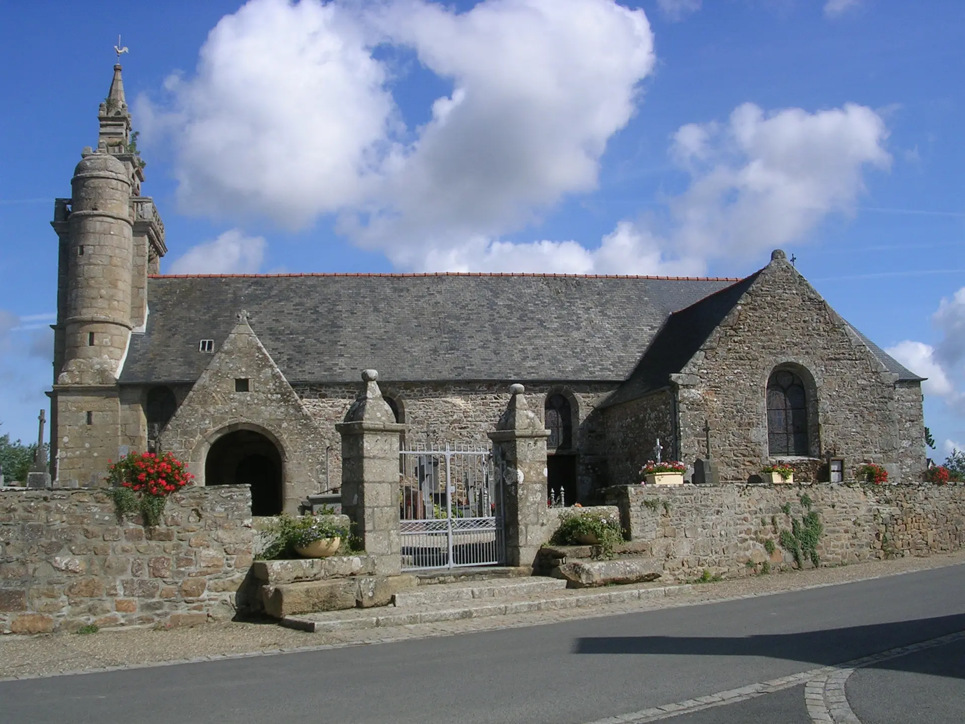 Eglise Saint-Pierre de Coatréven