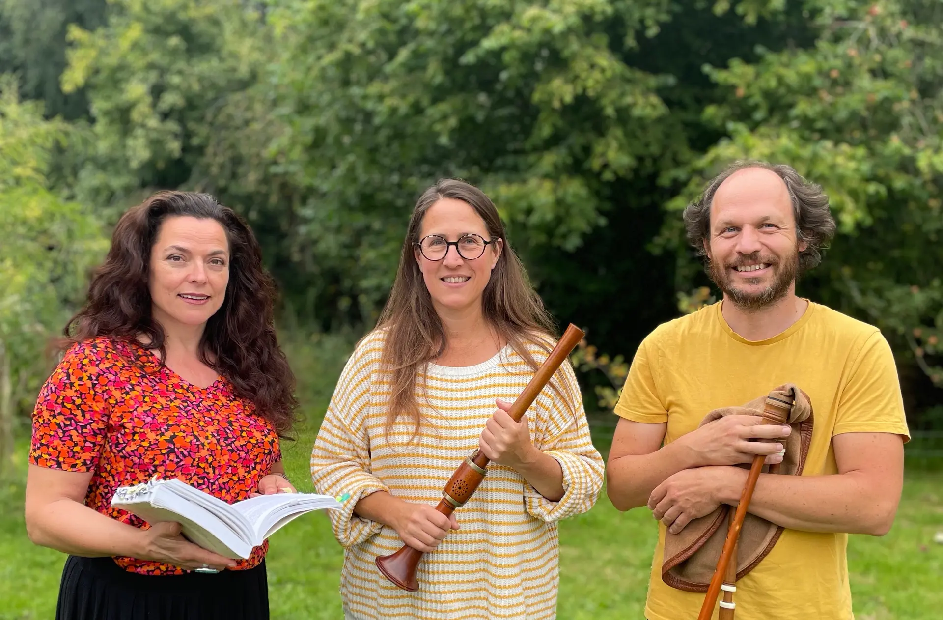 Marthe Vassallo (chant et récit), Emmanuelle Huteau (chant et hautbois anciens) Oivier Depoix (chant et Cornemuses)