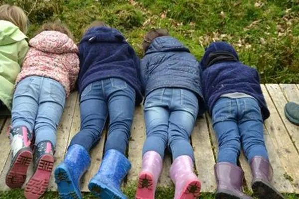 Mission détective avec Paulette La rainette