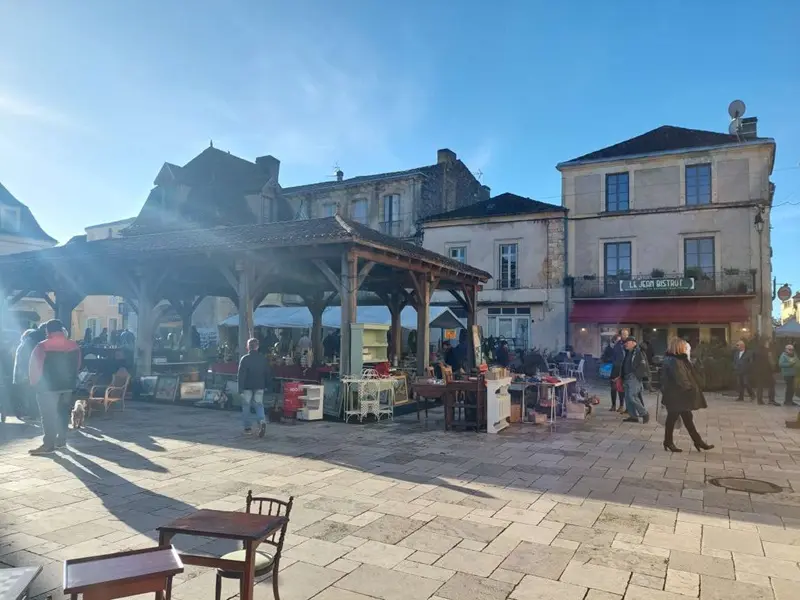 Brocante, vide-greniers Beaumont-du-Périgord