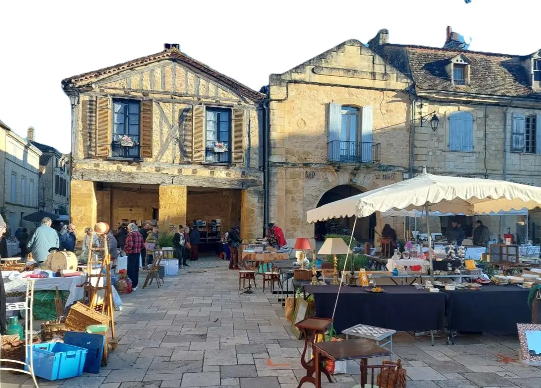 Brocante, vide-greniers Beaumont-du-Périgord