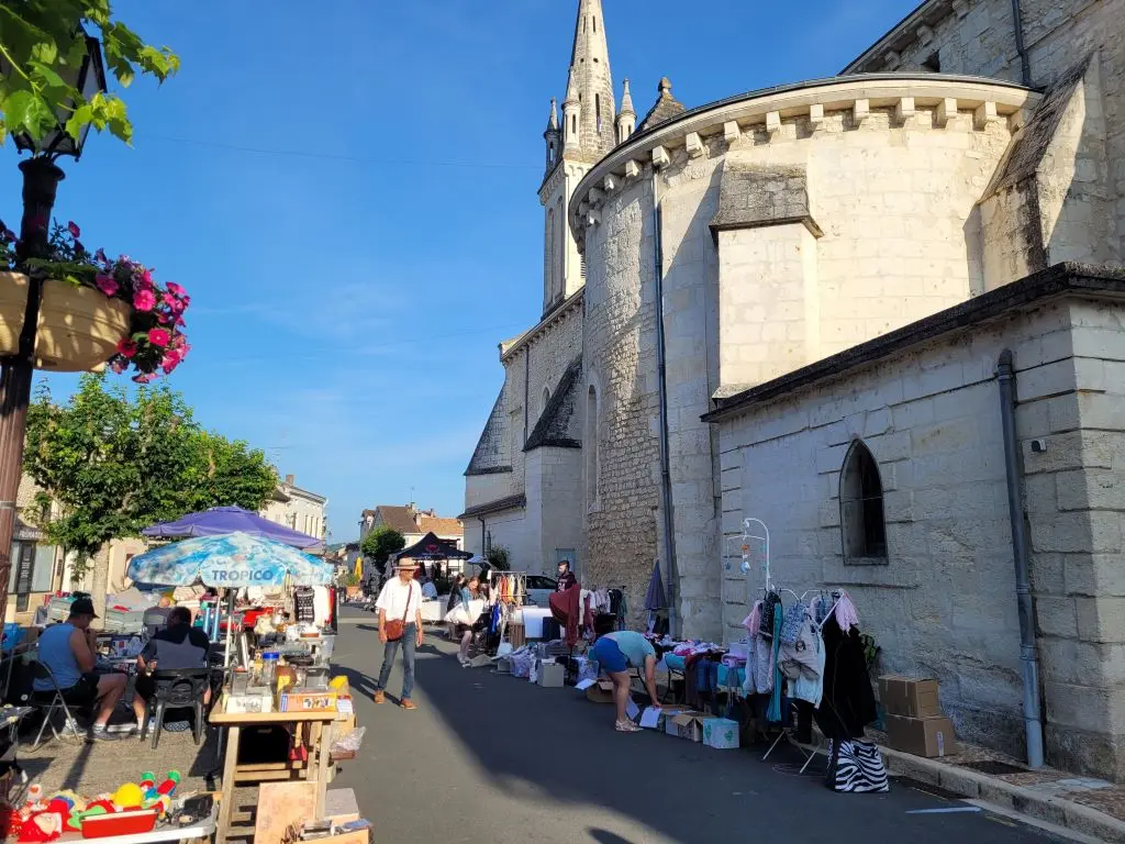 vide-greniers-pentecôte-neuvic
