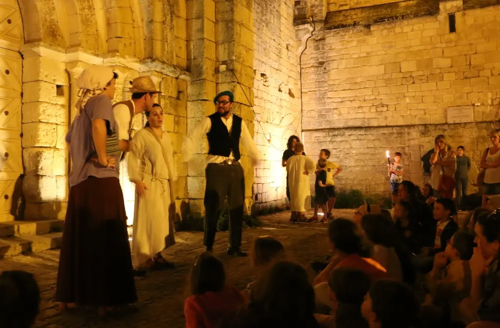 visite aux flambeaux cadouin 2
