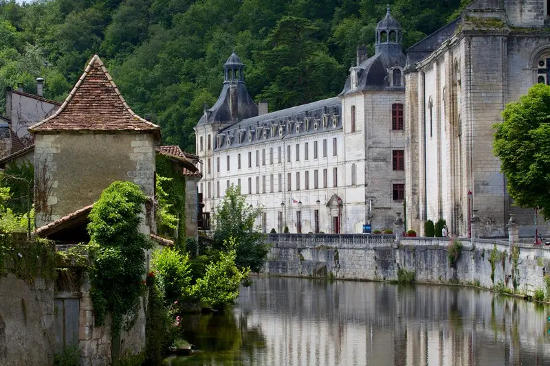 Abbatiale Saint-Pierre de Brantôme_2