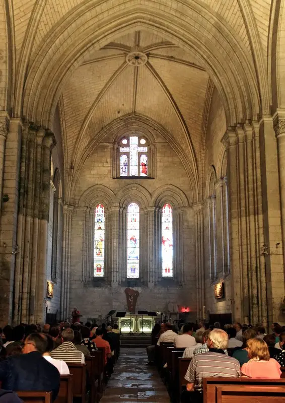 Abbatiale Saint-Pierre de Brantôme_3