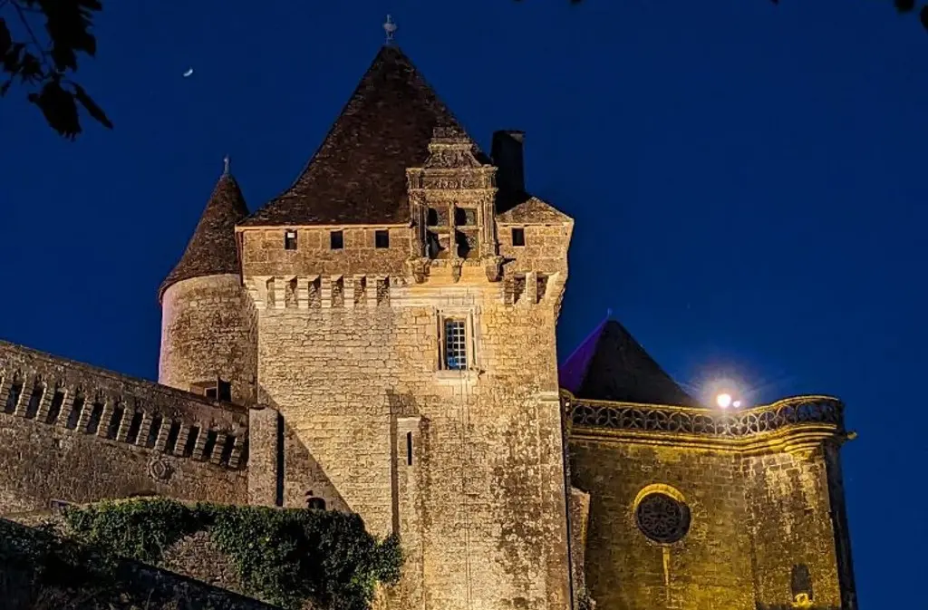 Biron-Nocturne-PXL_20230825_193033600-©Semitour-771x1024