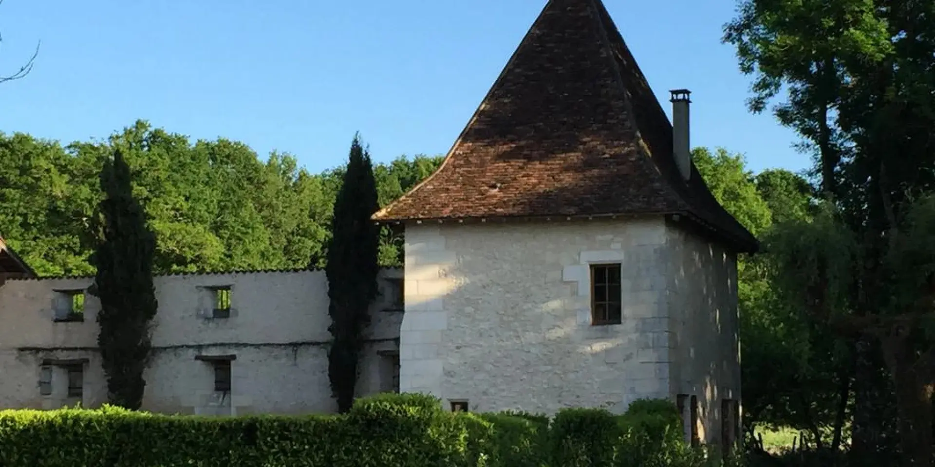 Chateau-de-Beausejour-Chateau-de-Beausejour-2-1920x960_1