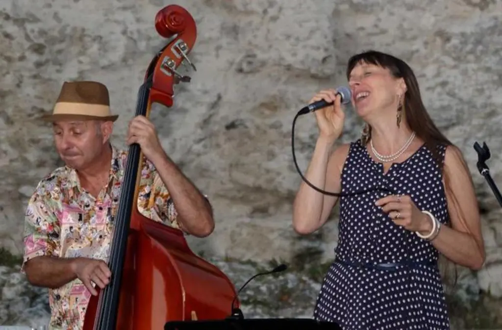 Concert-duo chant guitare Anne Griffith