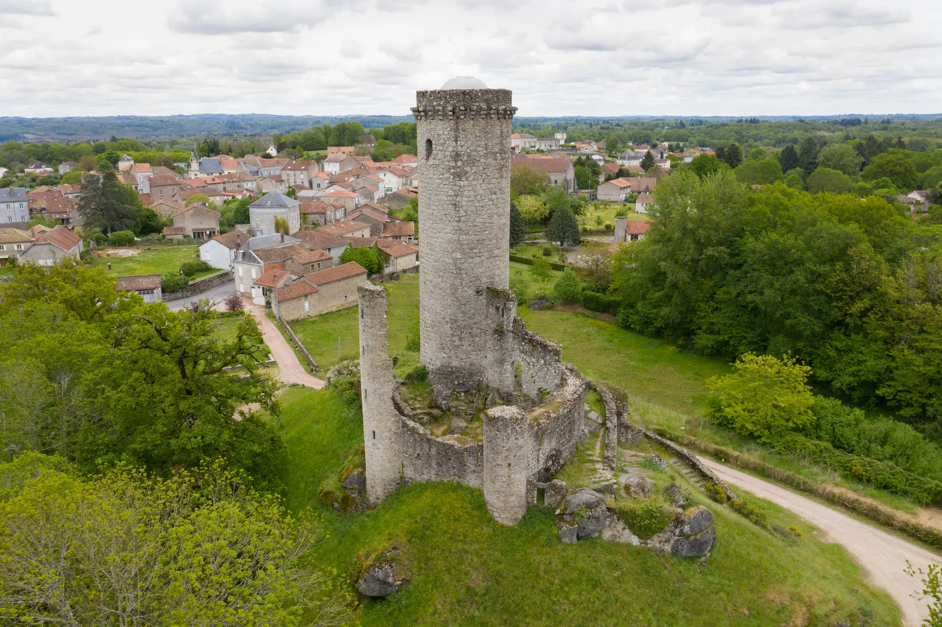 Tour de Piégut