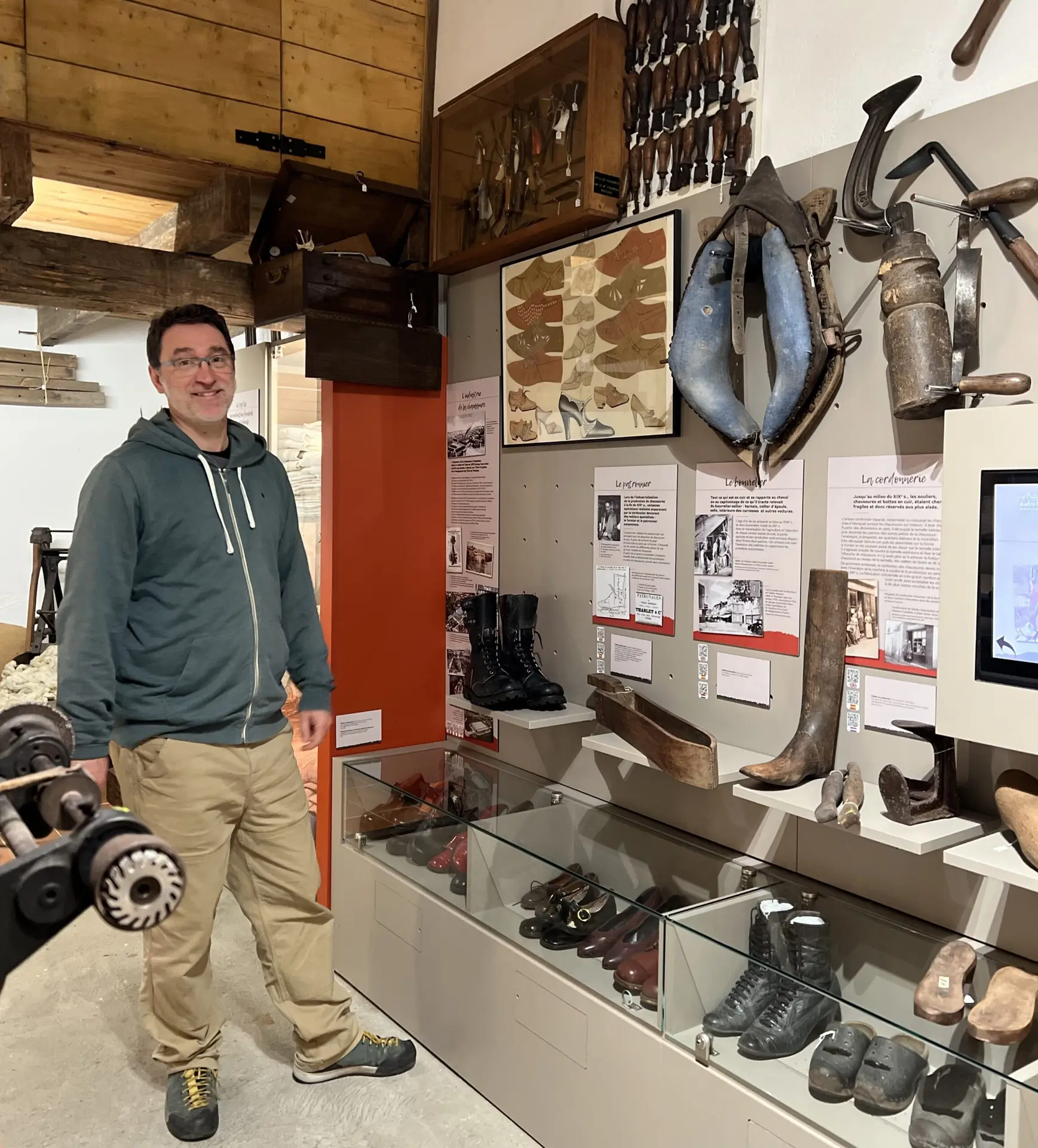 Exposition Chaussures D.R Bien en Perigord