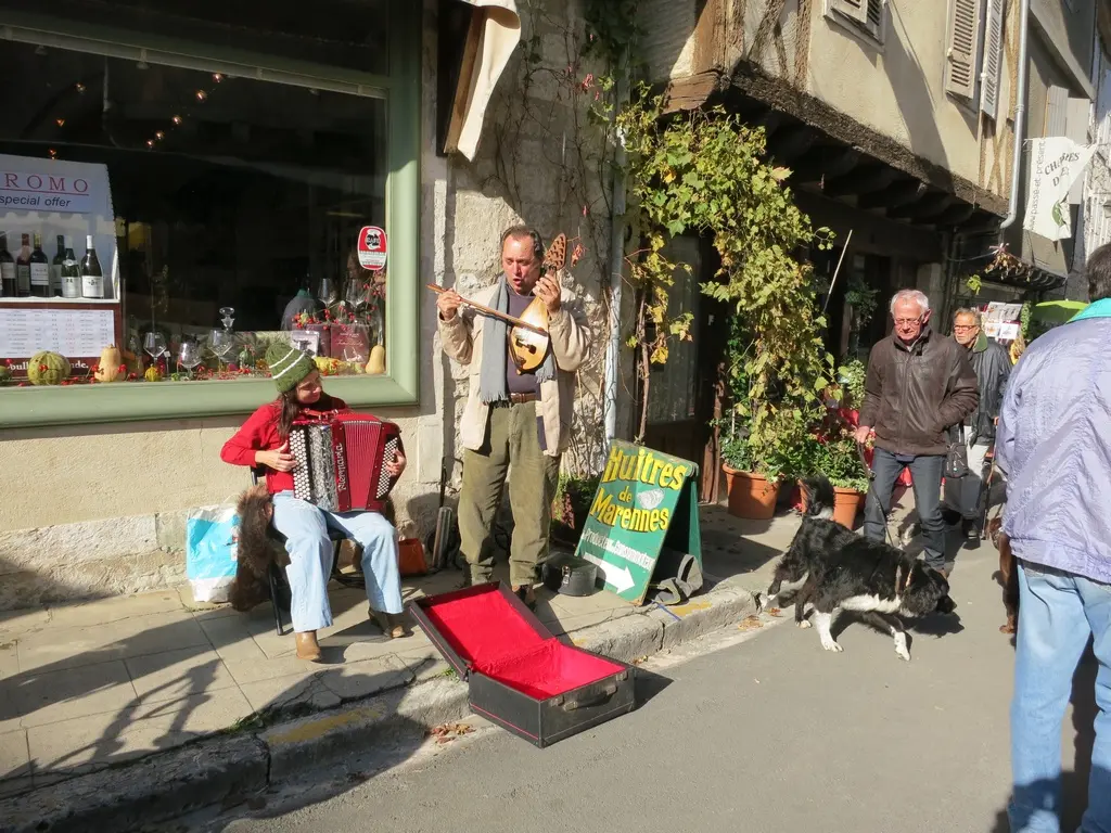 Issigeac-Marche-InekeOerlemans-Musique