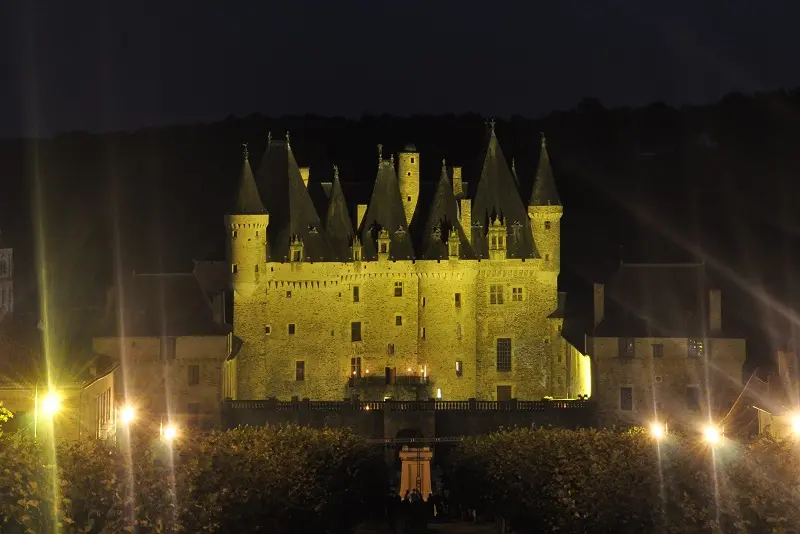 Jumilhac Château nuit