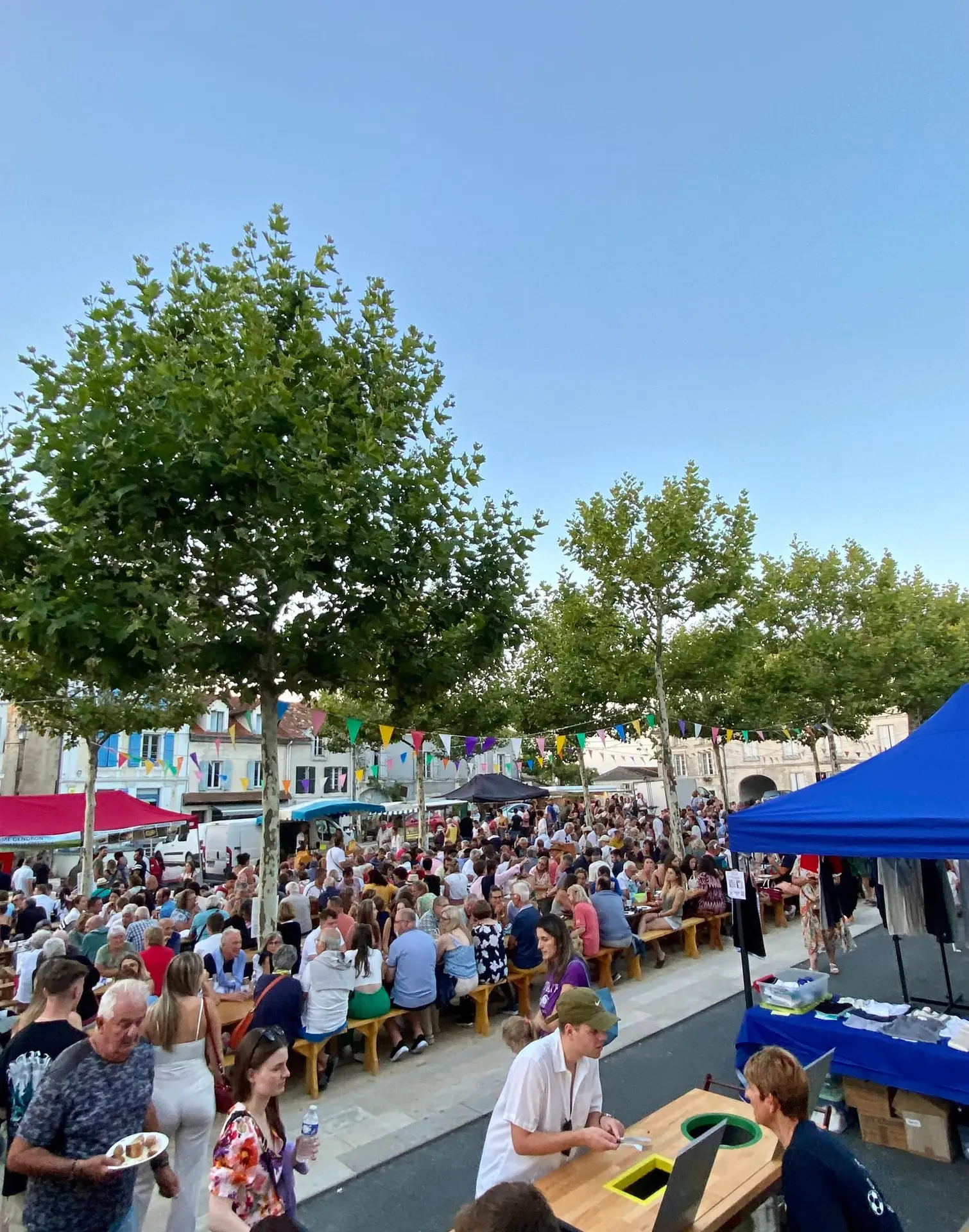 Marché Gourmand Verteillac ©LibertéFM