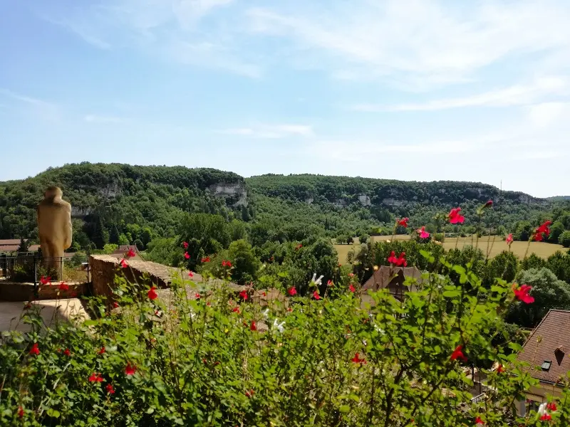 PCU_Les Eyzies_musée de la préhistoire_statue©ALR