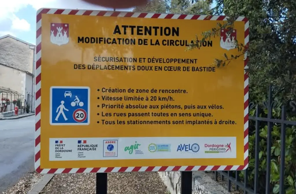 Panneau signalisation eymet (1)