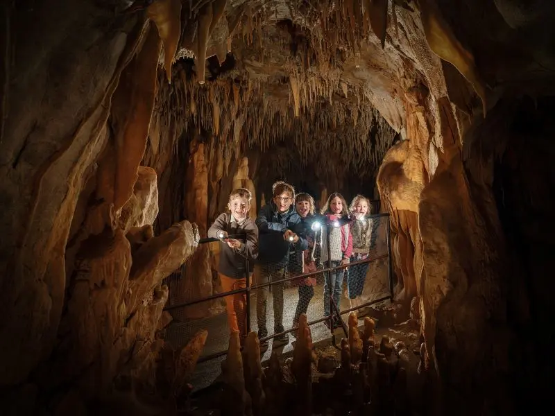 Petite aventure souterraine copyright grotte de Villars par Rémi Flament