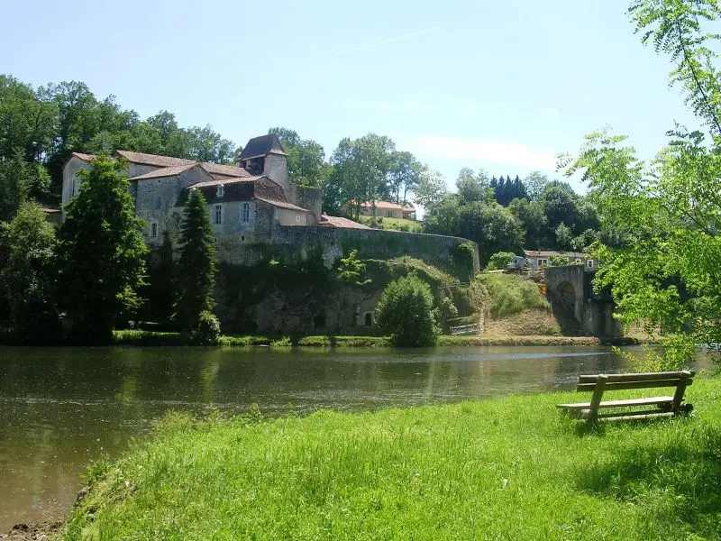 Site de Sourzac depuis l'autre rive