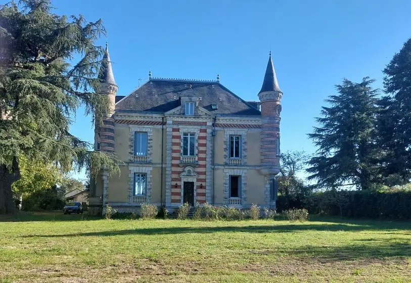 chateau-du-mas-st-martial-d'artenset-a-vallee-isle-perigord