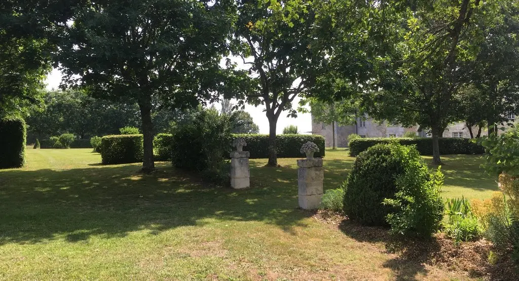 chateau-de-Puymangou