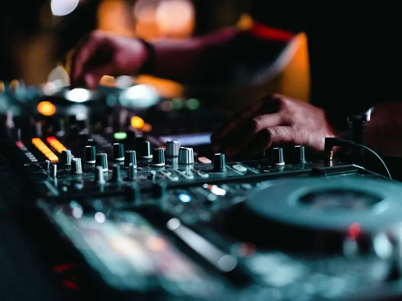 engin_akyurt-dj