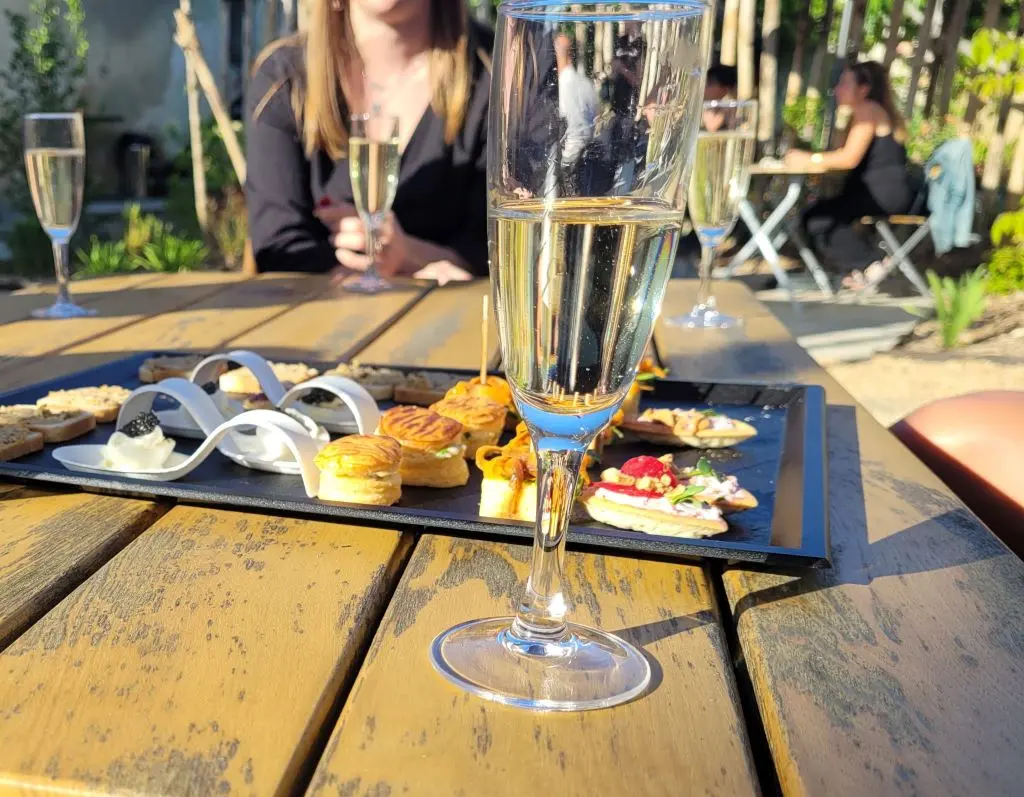 inauguration terrasse caviar de neuvic