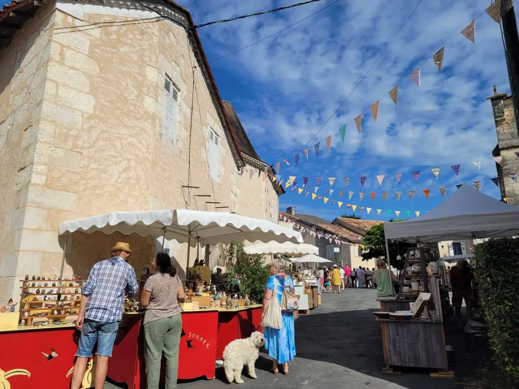 marché-des-potiers-beauronne