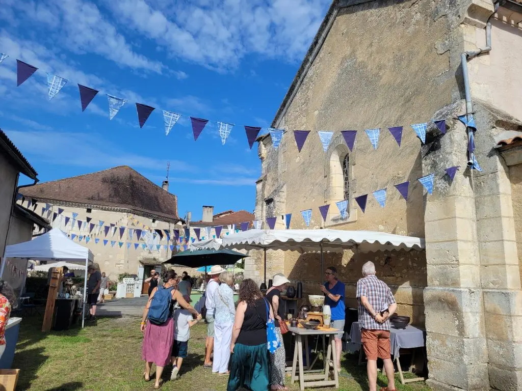 marché-des-potiers-beauronne