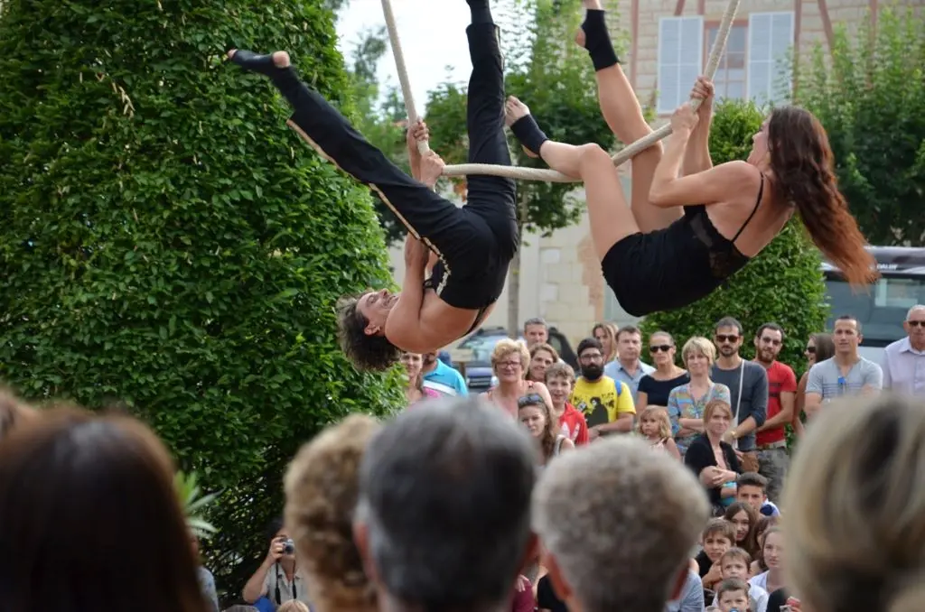 neuvic sur rire festival  théâtre de rue