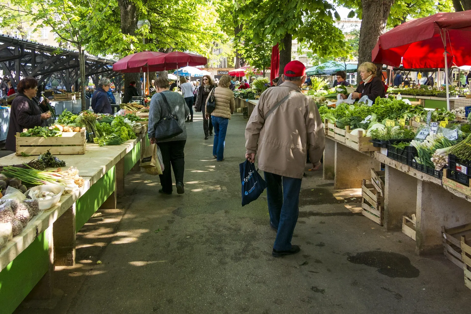 pixifant-market-1558658_1920
