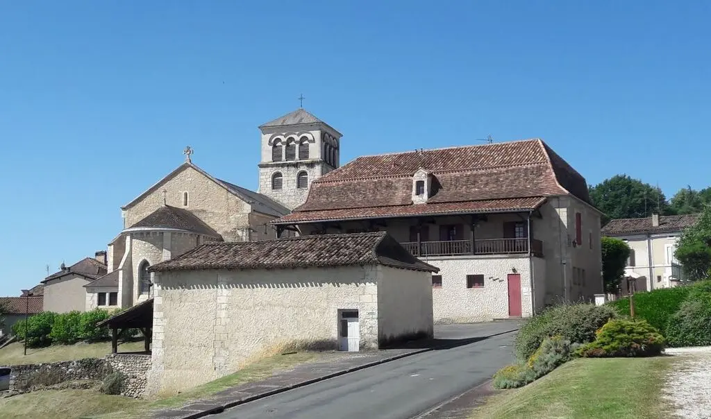 randonnée pas à pas douzillac boucle du château de Mauriac