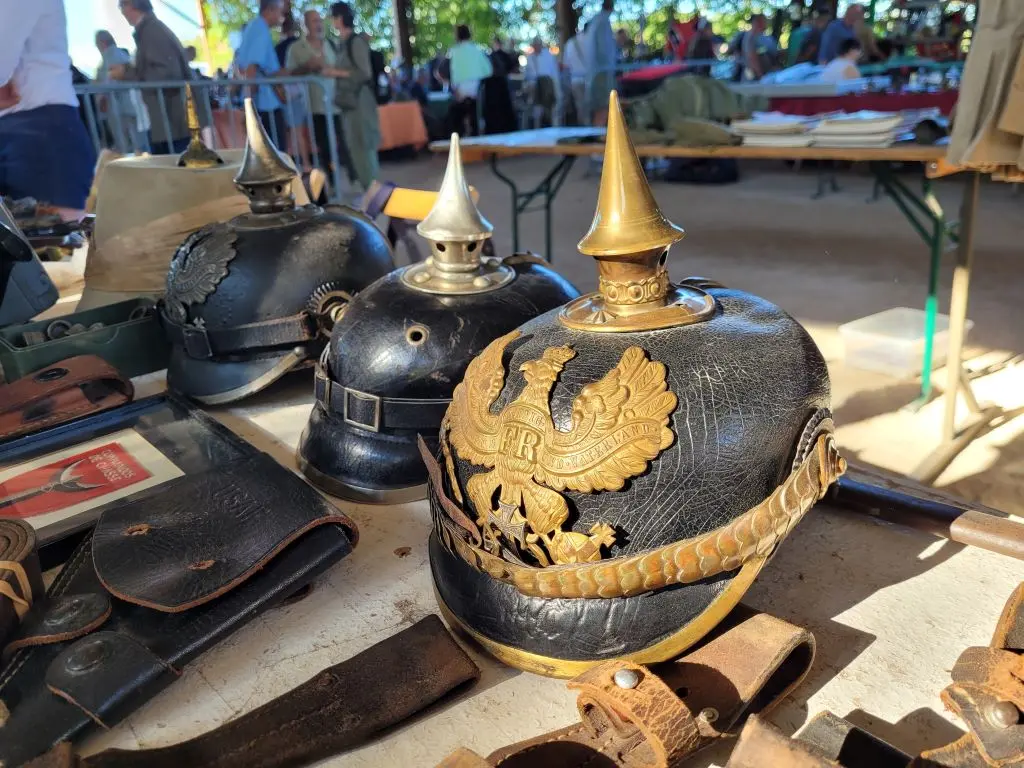 salon-antiquites-militaires-neuvic